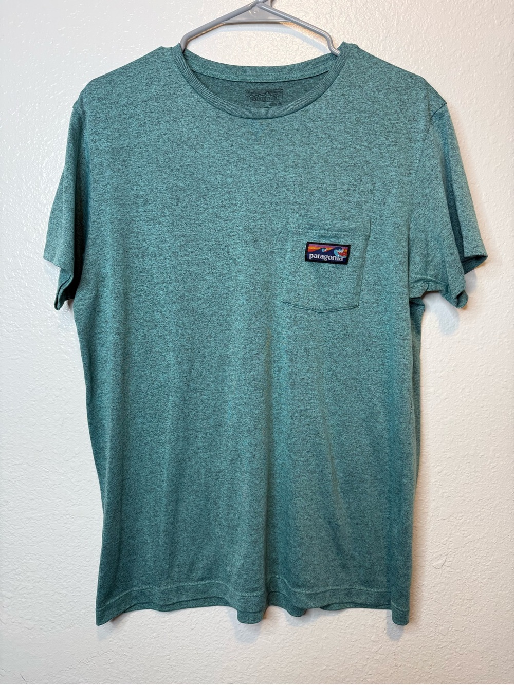 Patagonia Men’s Hybrid Responsibility-Tee Beryl Green Wave Logo On Pocket Size L